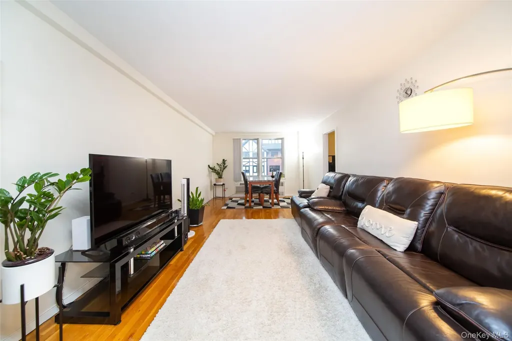 241-20 Northern Boulevard Douglaston NY 11362