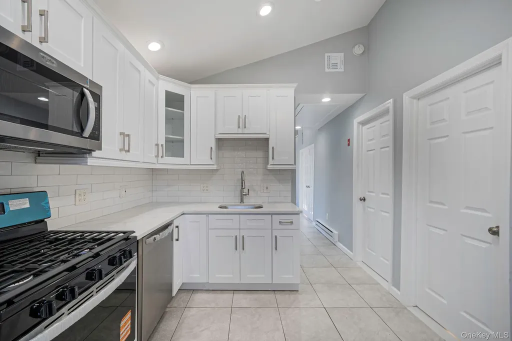 42 Oak Drive Riverhead NY 11901