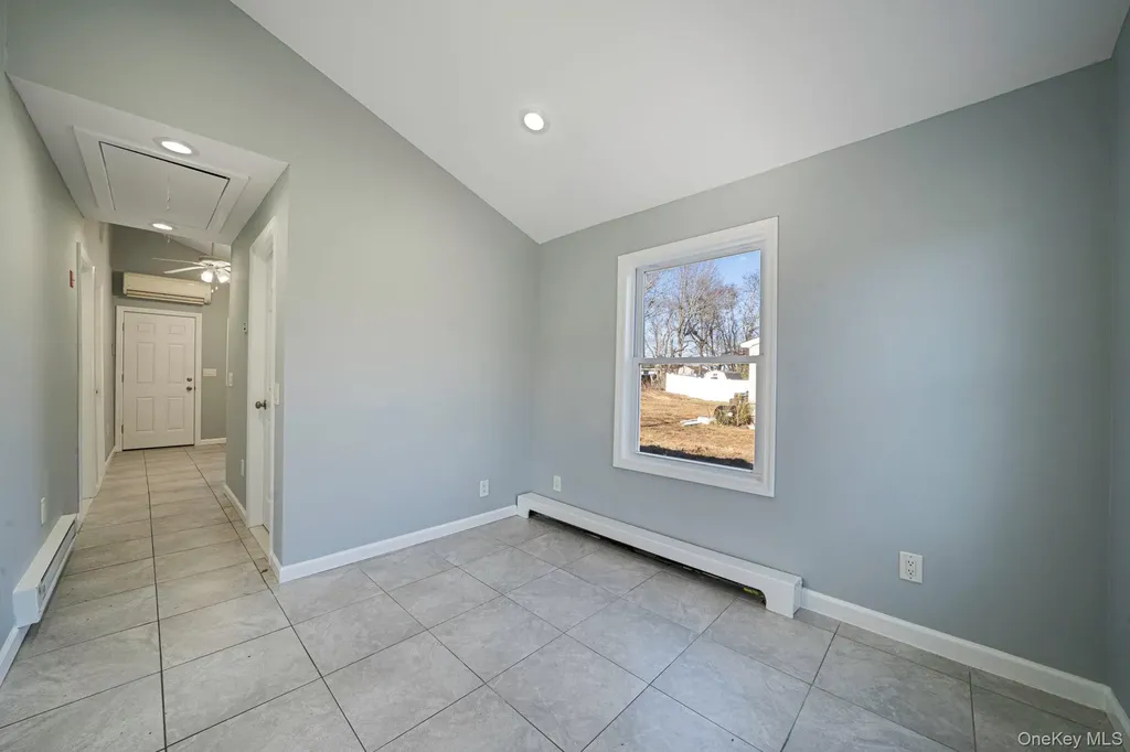 42 Oak Drive Riverhead NY 11901