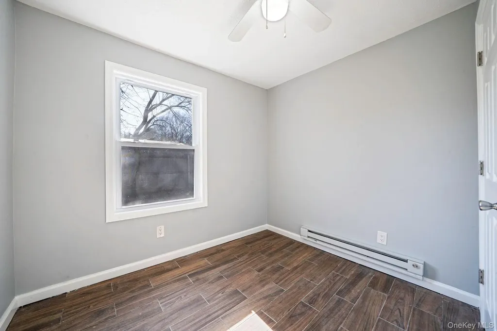 42 Oak Drive Riverhead NY 11901