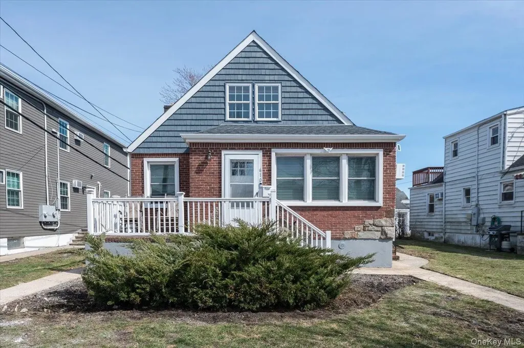 610 Monroe Boulevard Long Beach NY 11561