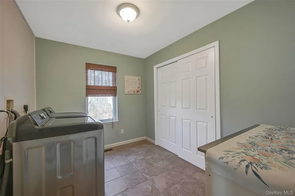 4 Apple Lane Wading River NY 11792