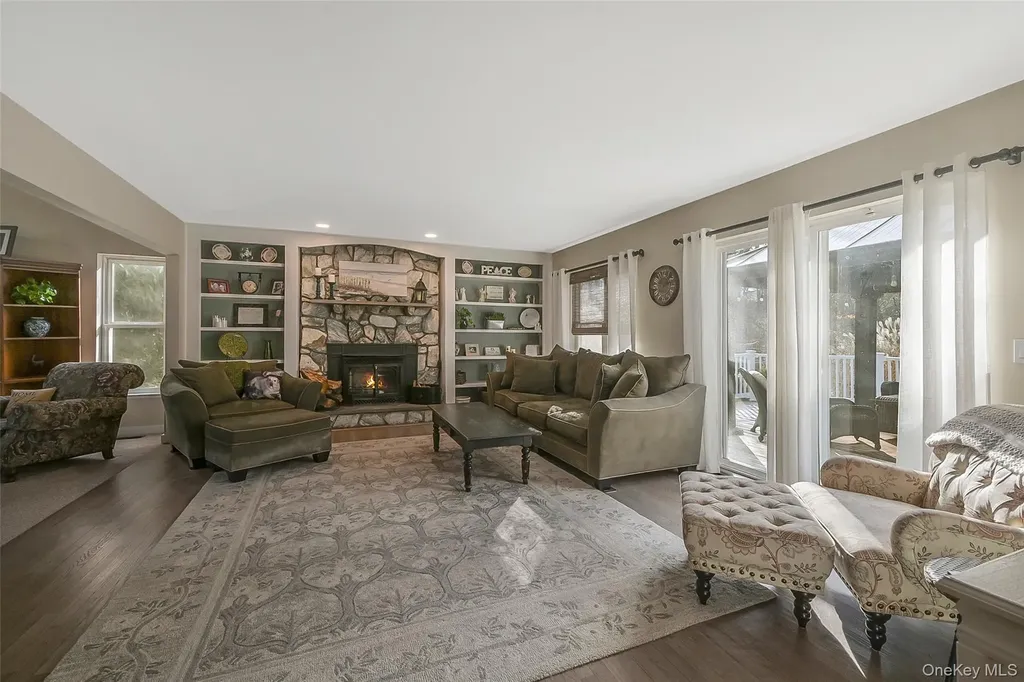 4 Apple Lane Wading River NY 11792