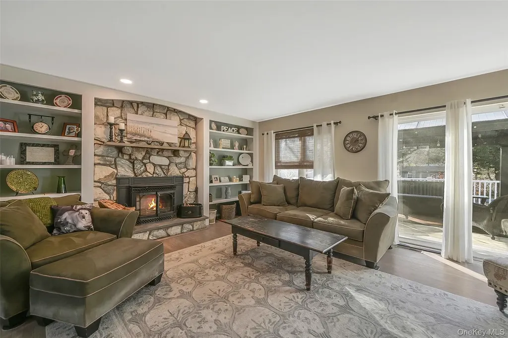 4 Apple Lane Wading River NY 11792
