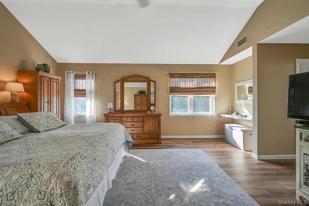 4 Apple Lane Wading River NY 11792