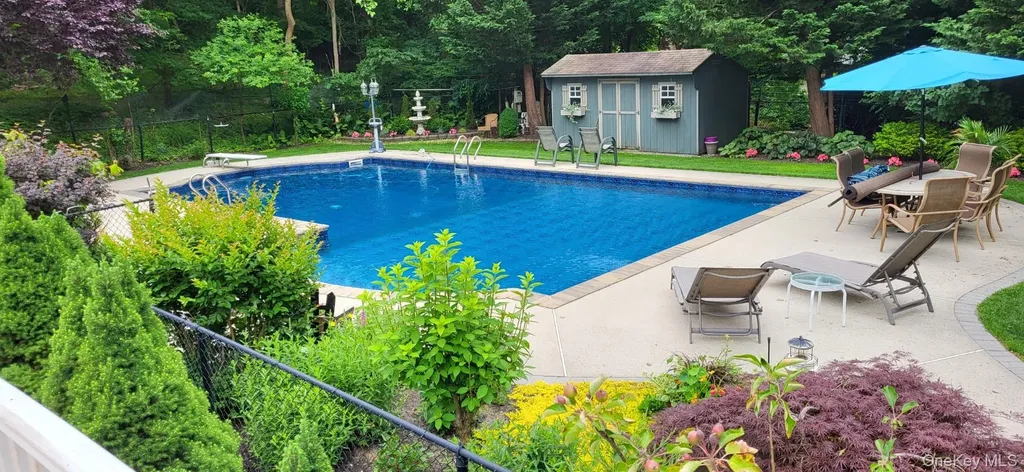 4 Apple Lane Wading River NY 11792