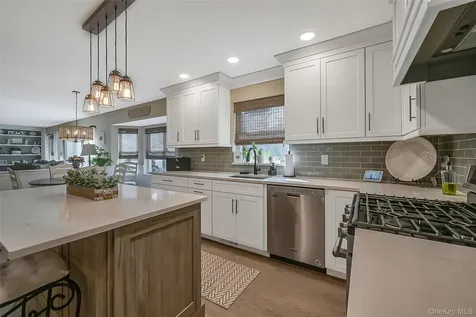 4 Apple Lane Wading River NY 11792