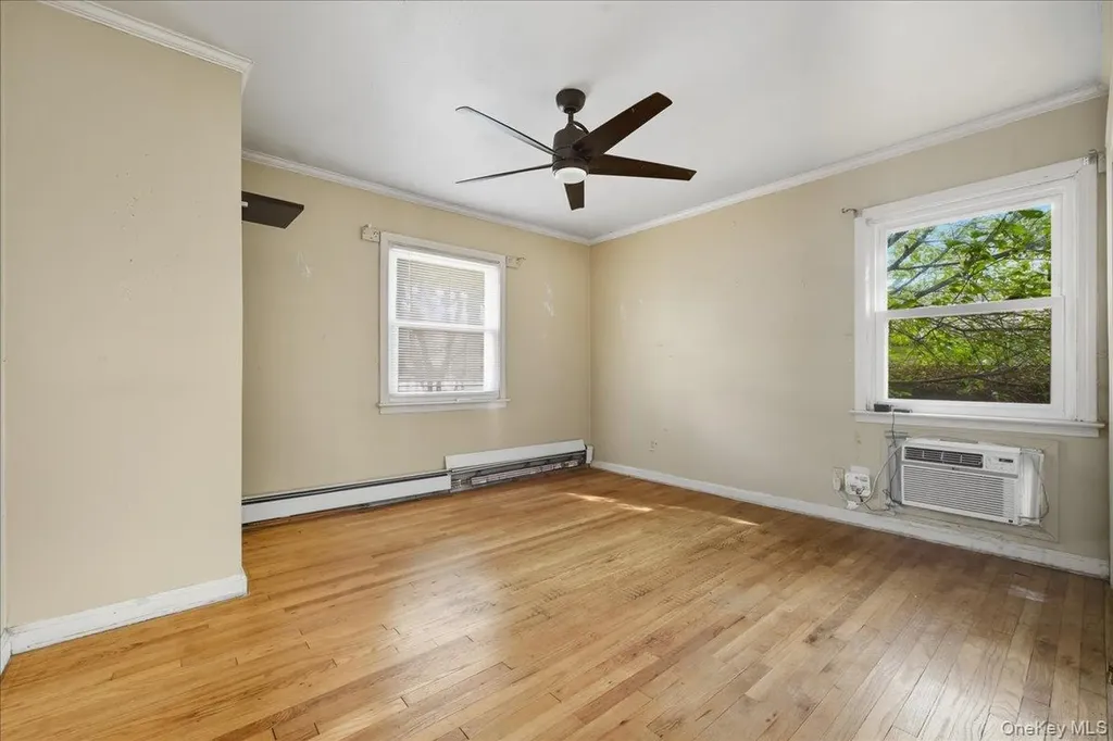 215 W Granada Avenue Lindenhurst NY 11757