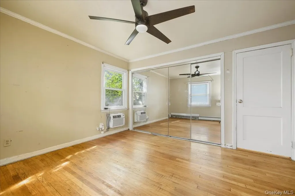 215 W Granada Avenue Lindenhurst NY 11757