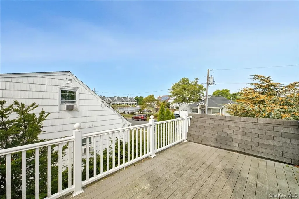 215 W Granada Avenue Lindenhurst NY 11757