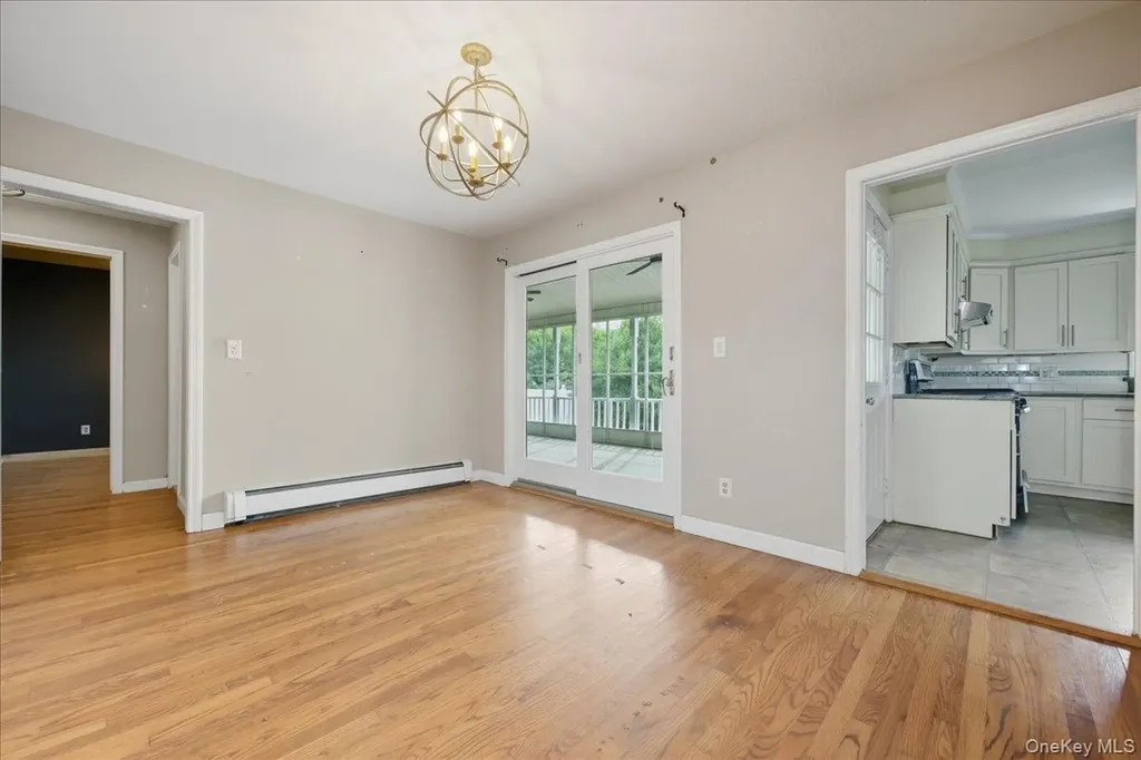 215 W Granada Avenue Lindenhurst NY 11757