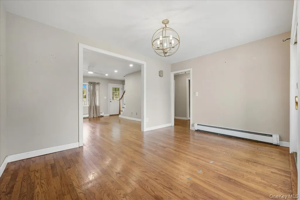 215 W Granada Avenue Lindenhurst NY 11757