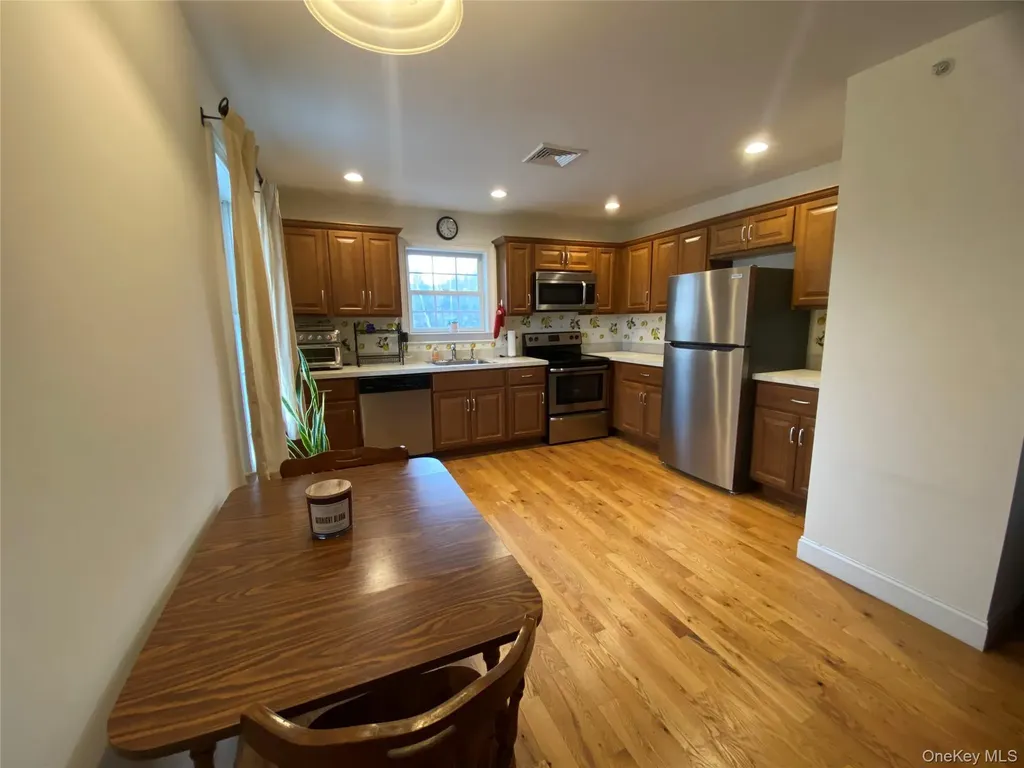 27 N Main Street Florida NY 10921