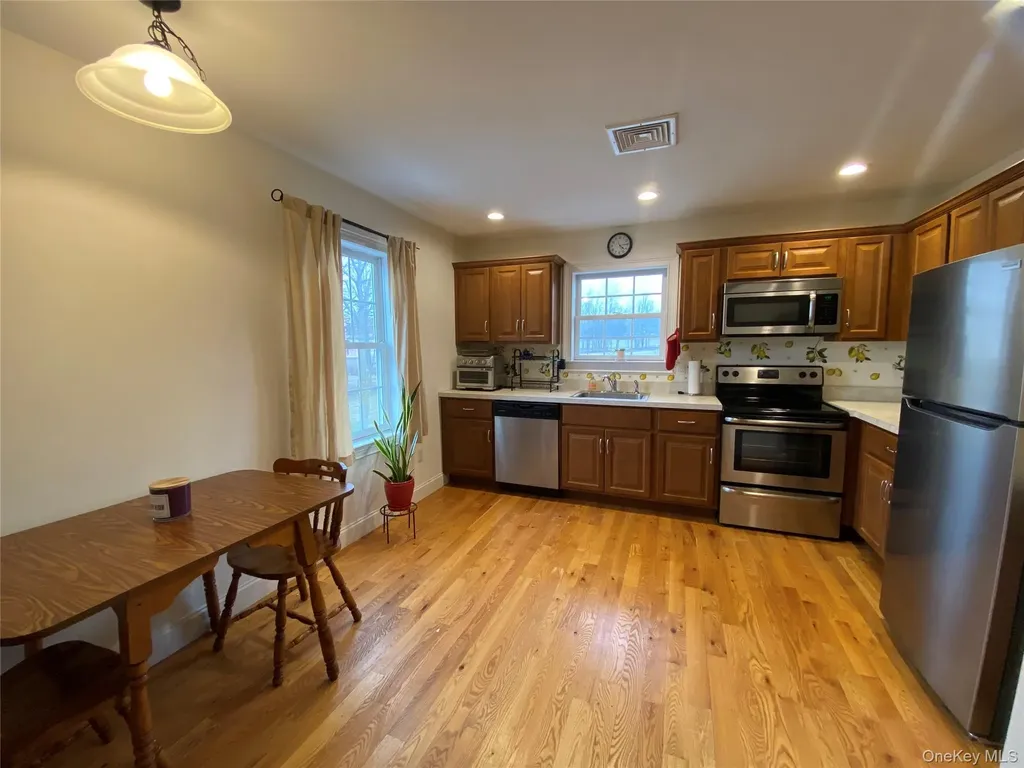 27 N Main Street Florida NY 10921