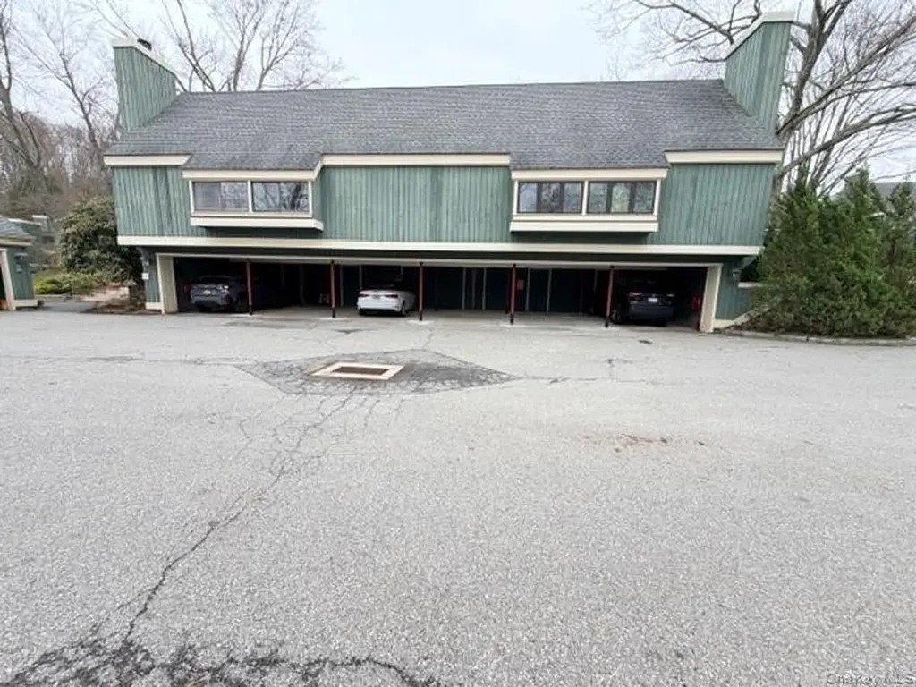 39 Heritage Hills Somers NY 10589