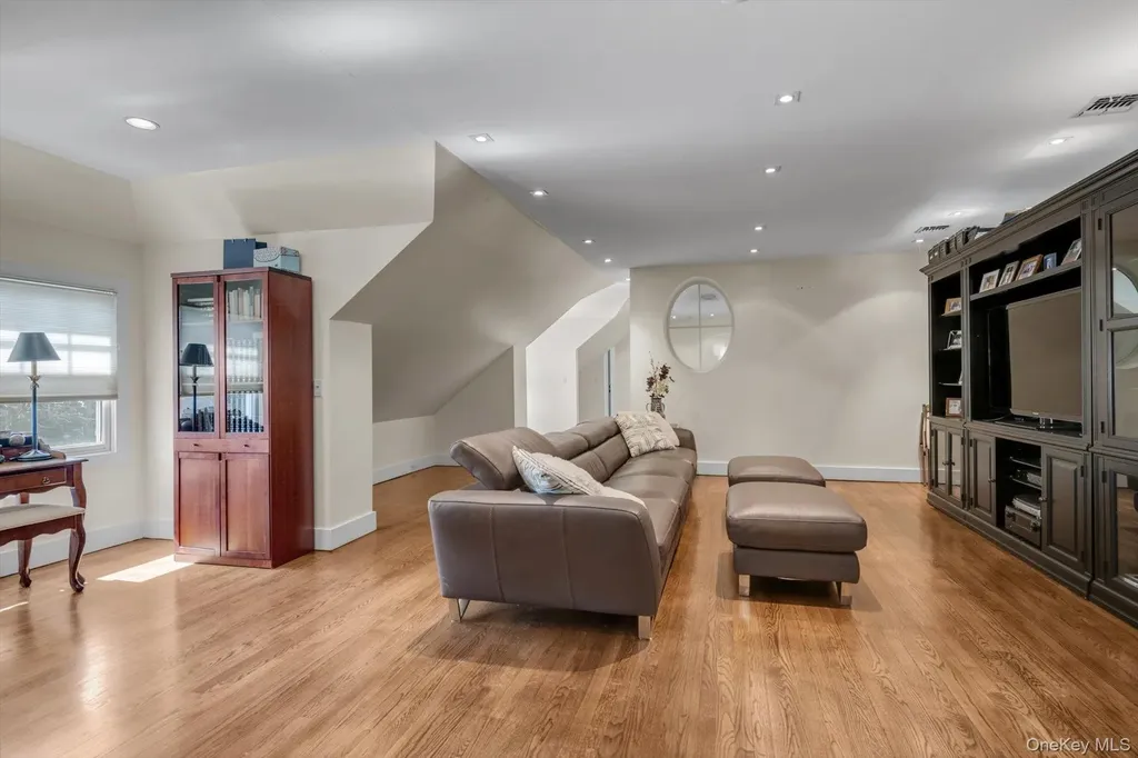 254 Adams Road Hewlett Harbor NY 11557