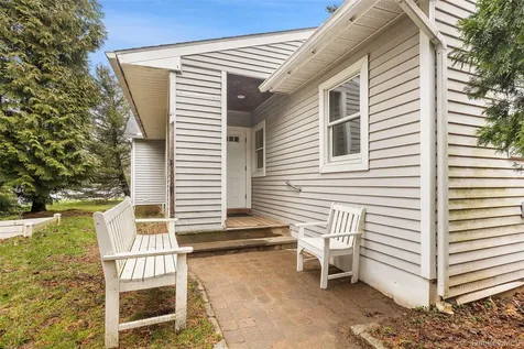 56 Huntville Road Katonah NY 10536