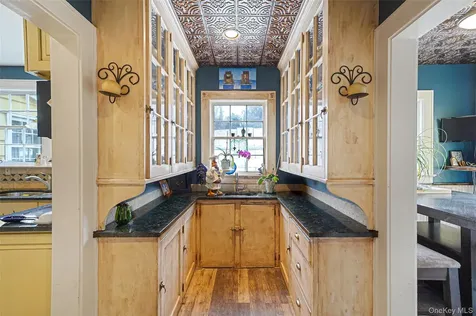 195 Cedar Swamp Road Glen Head NY 11545