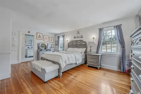 195 Cedar Swamp Road Glen Head NY 11545