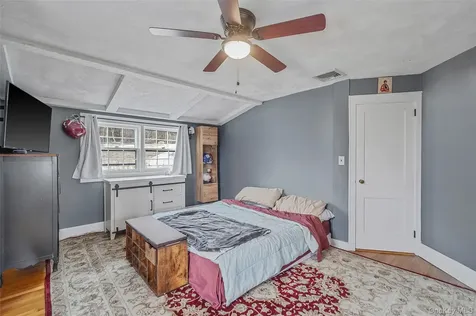 195 Cedar Swamp Road Glen Head NY 11545