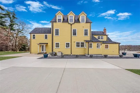 195 Cedar Swamp Road Glen Head NY 11545