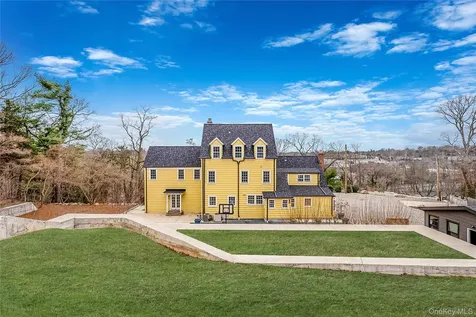 195 Cedar Swamp Road Glen Head NY 11545