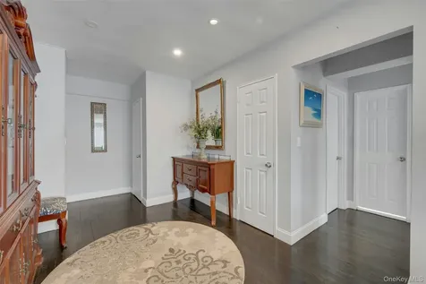 620 Pelham Road New Rochelle NY 10805