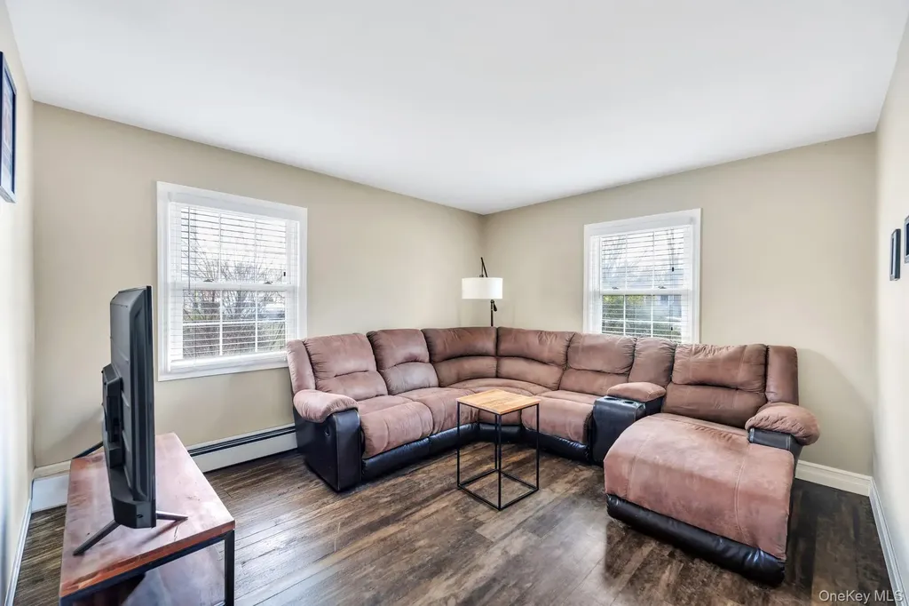 27 Westbrook Road Coram NY 11727