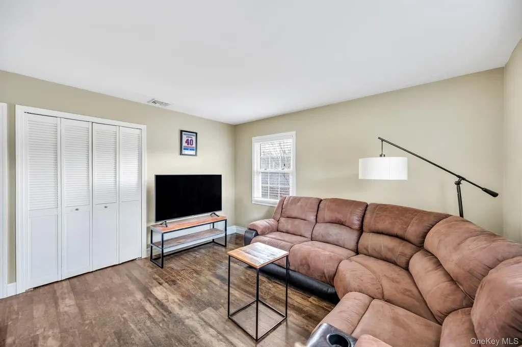 27 Westbrook Road Coram NY 11727