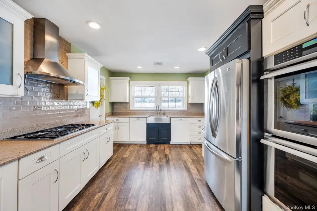 27 Westbrook Road Coram NY 11727