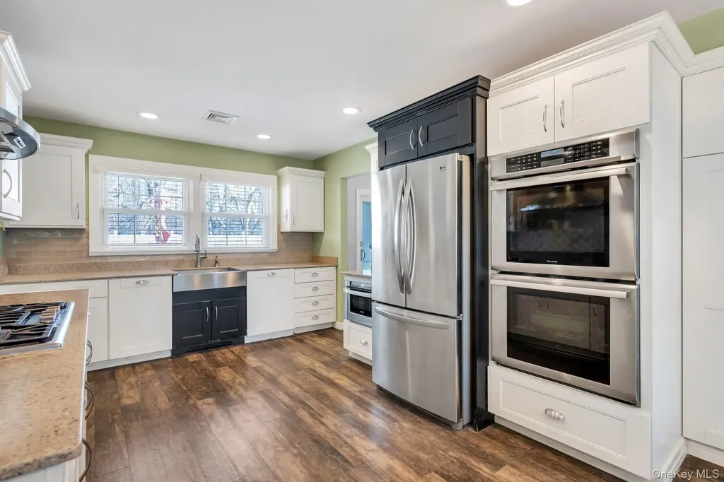 27 Westbrook Road Coram NY 11727
