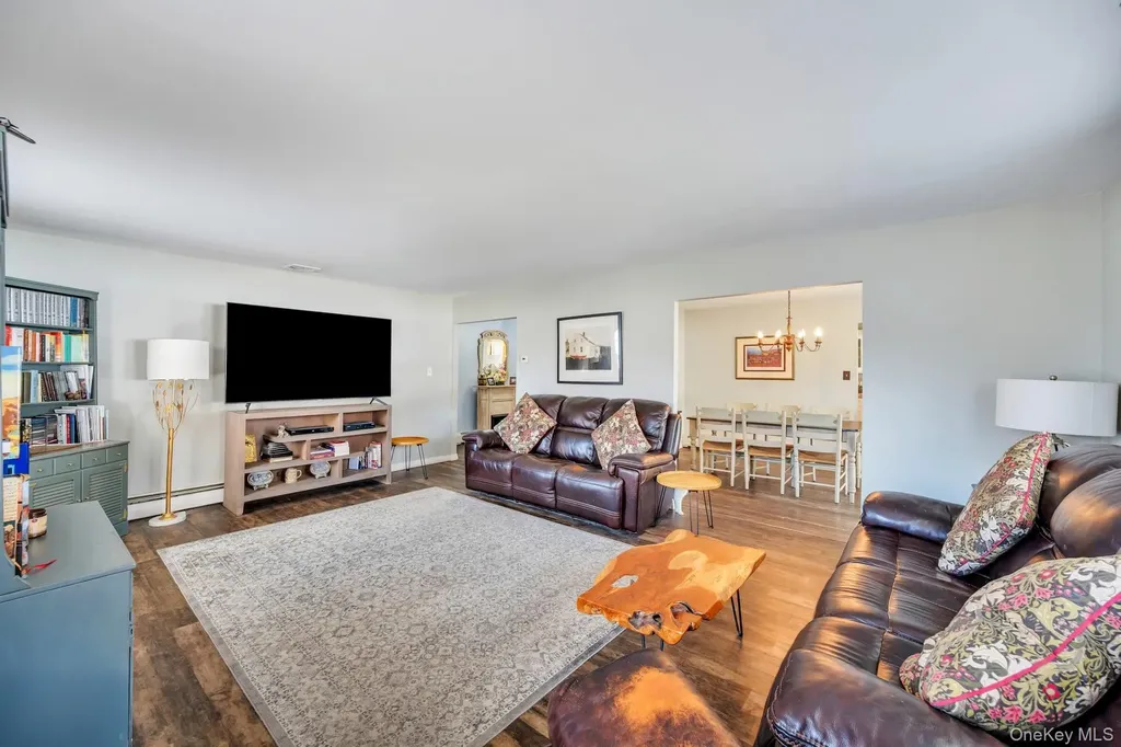 27 Westbrook Road Coram NY 11727