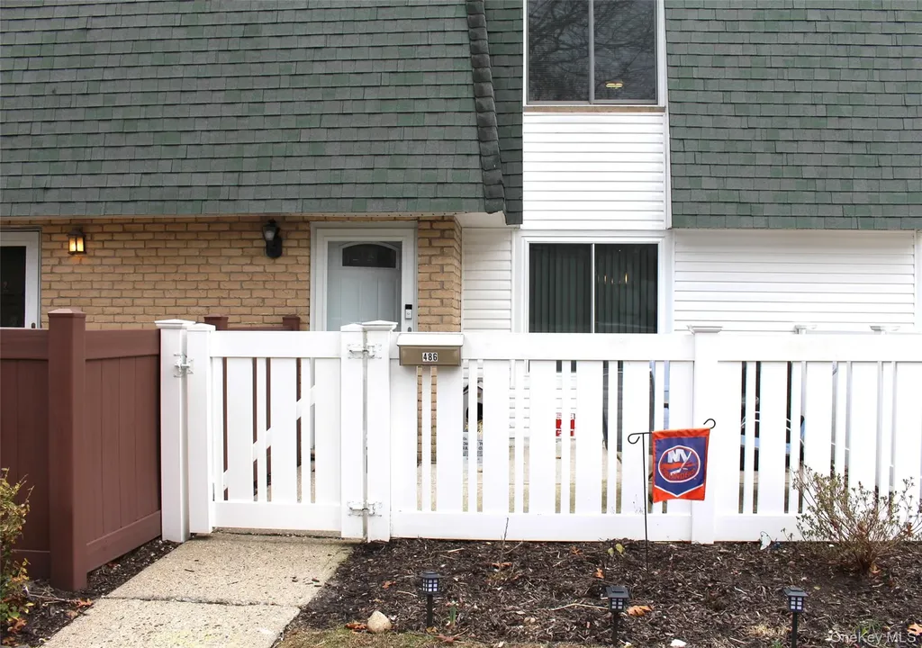 486 Daryl Drive Medford NY 11763