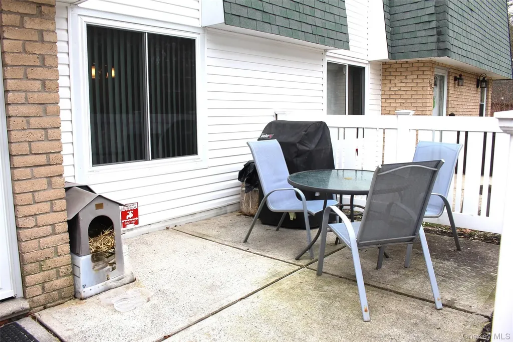 486 Daryl Drive Medford NY 11763