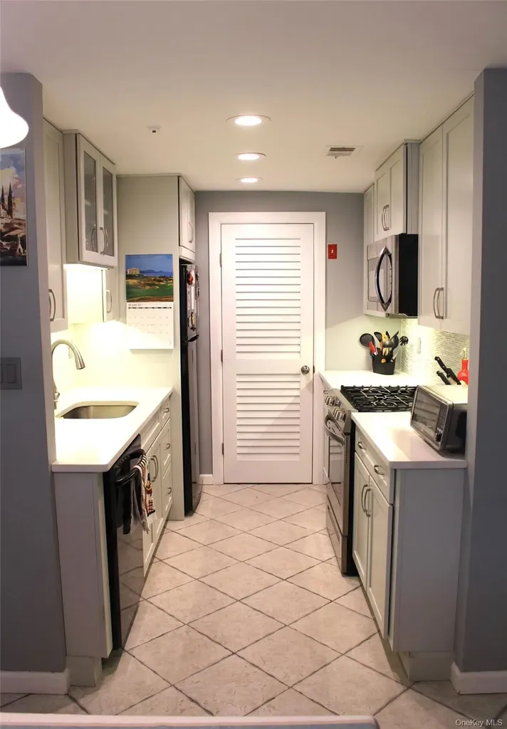 486 Daryl Drive Medford NY 11763