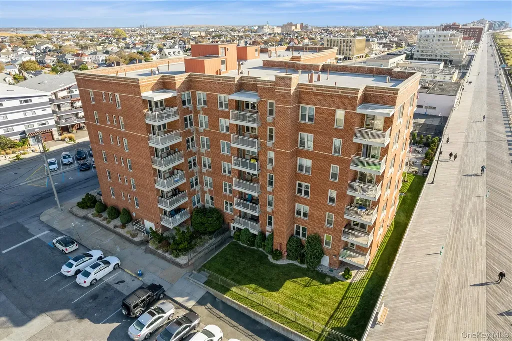 560 W, Broadway Long Beach NY 11561