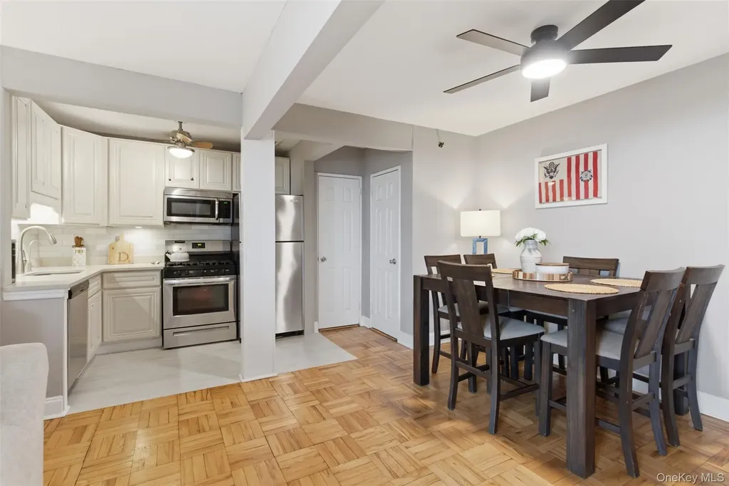 560 W, Broadway Long Beach NY 11561