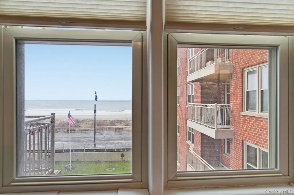 560 W, Broadway Long Beach NY 11561