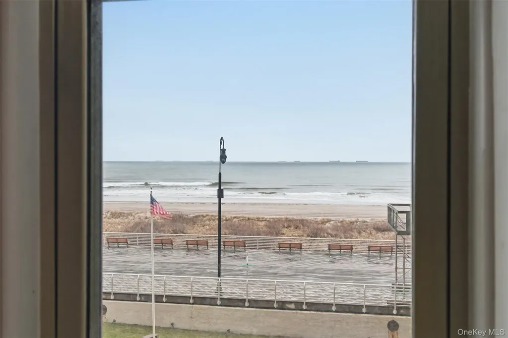 560 W, Broadway Long Beach NY 11561