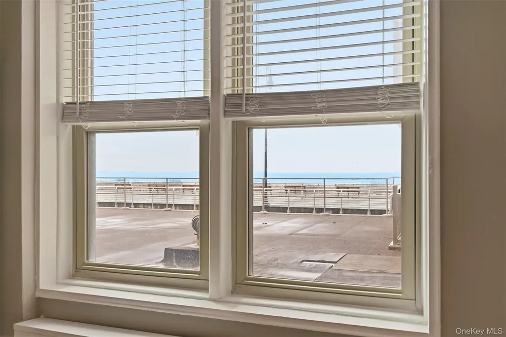 560 W, Broadway Long Beach NY 11561