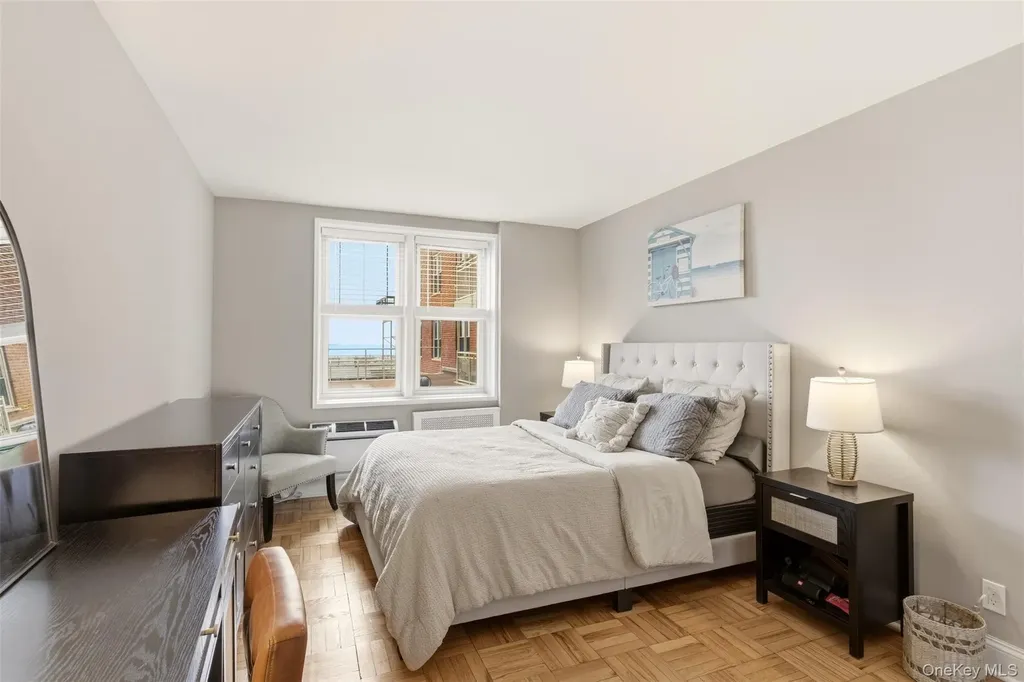560 W, Broadway Long Beach NY 11561