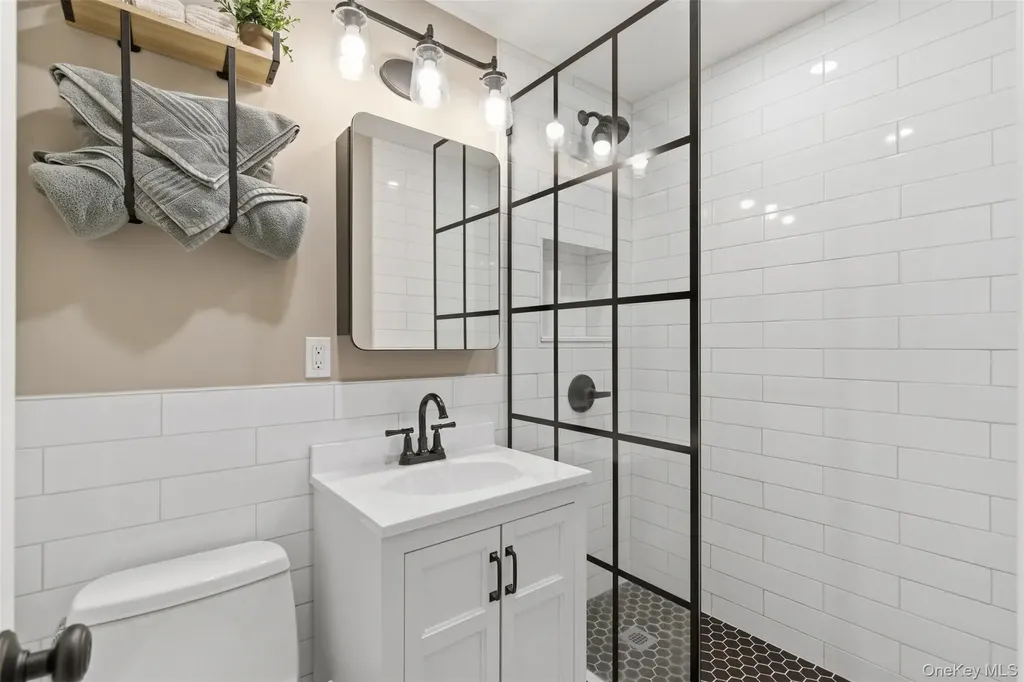 560 W, Broadway Long Beach NY 11561