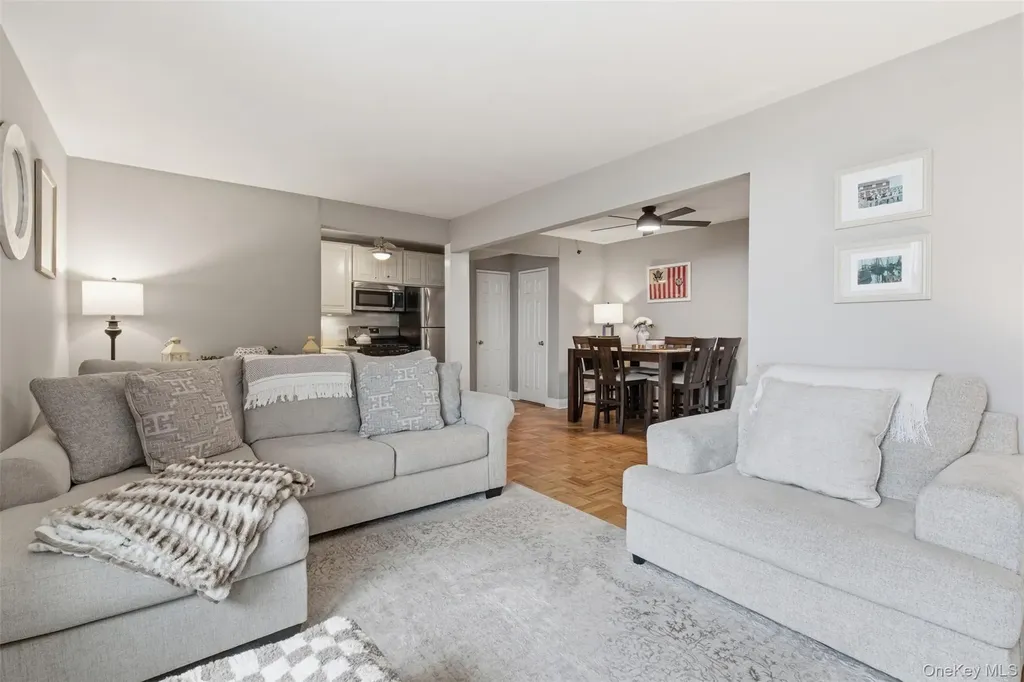 560 W, Broadway Long Beach NY 11561