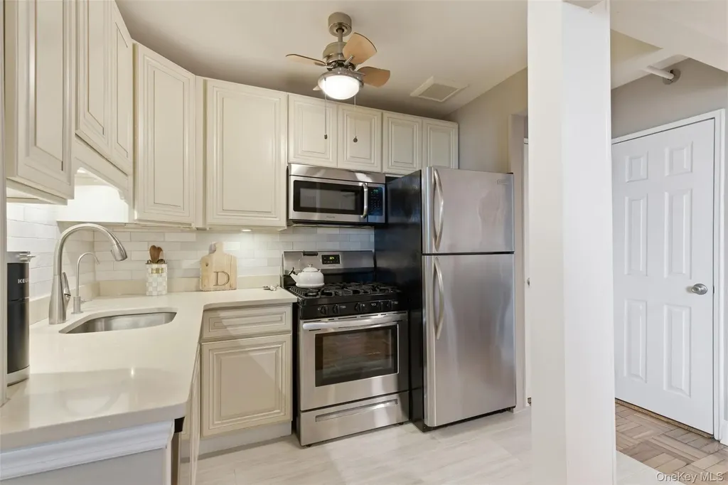 560 W, Broadway Long Beach NY 11561