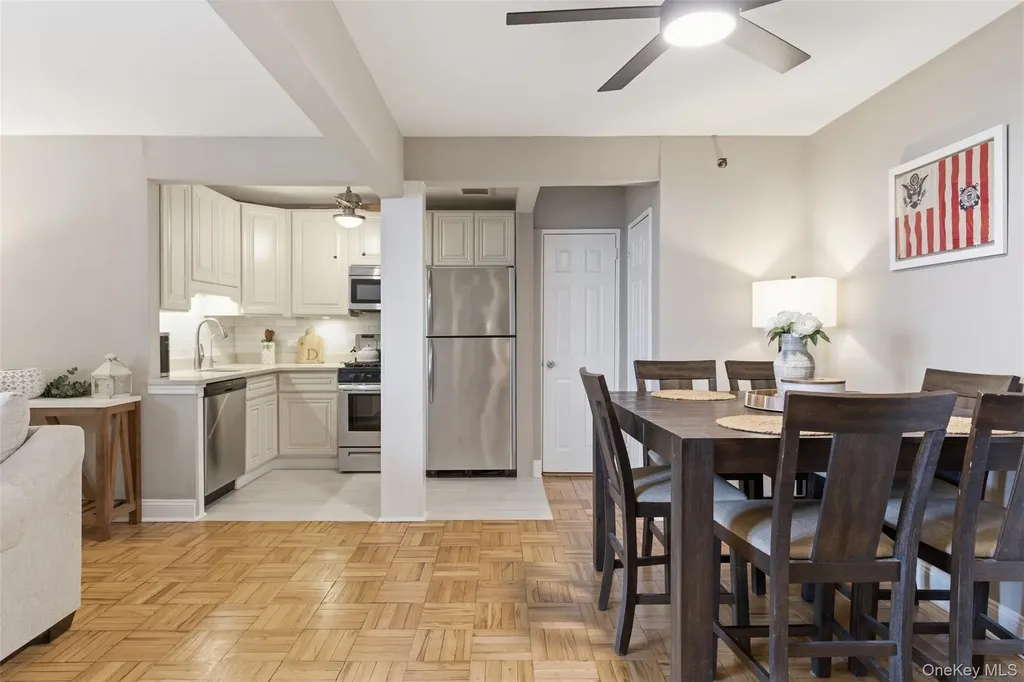 560 W, Broadway Long Beach NY 11561