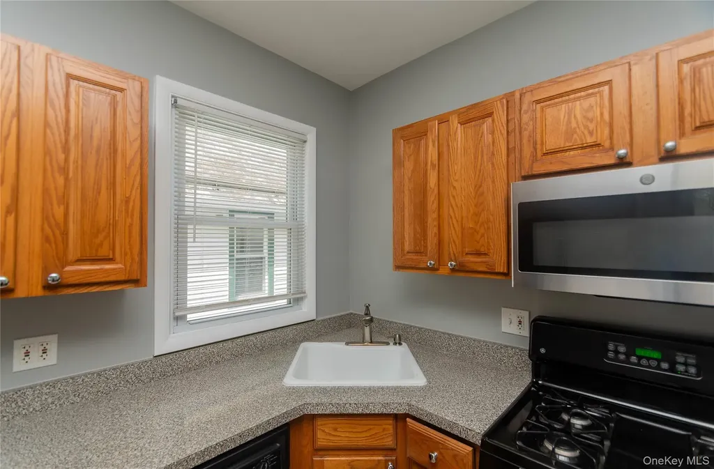 15 Taylor Avenue Poughkeepsie NY 12601