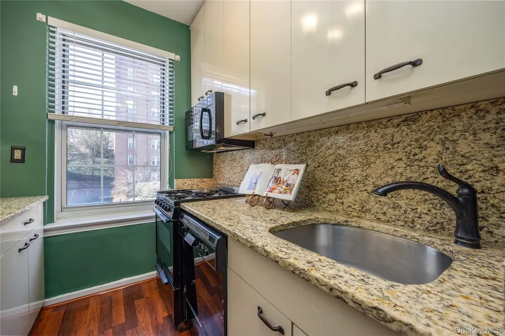 25 Parkview Avenue Bronxville NY 10708