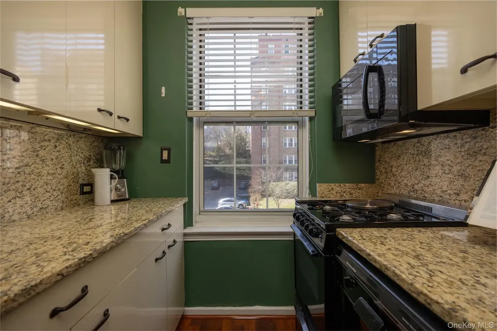 25 Parkview Avenue Bronxville NY 10708