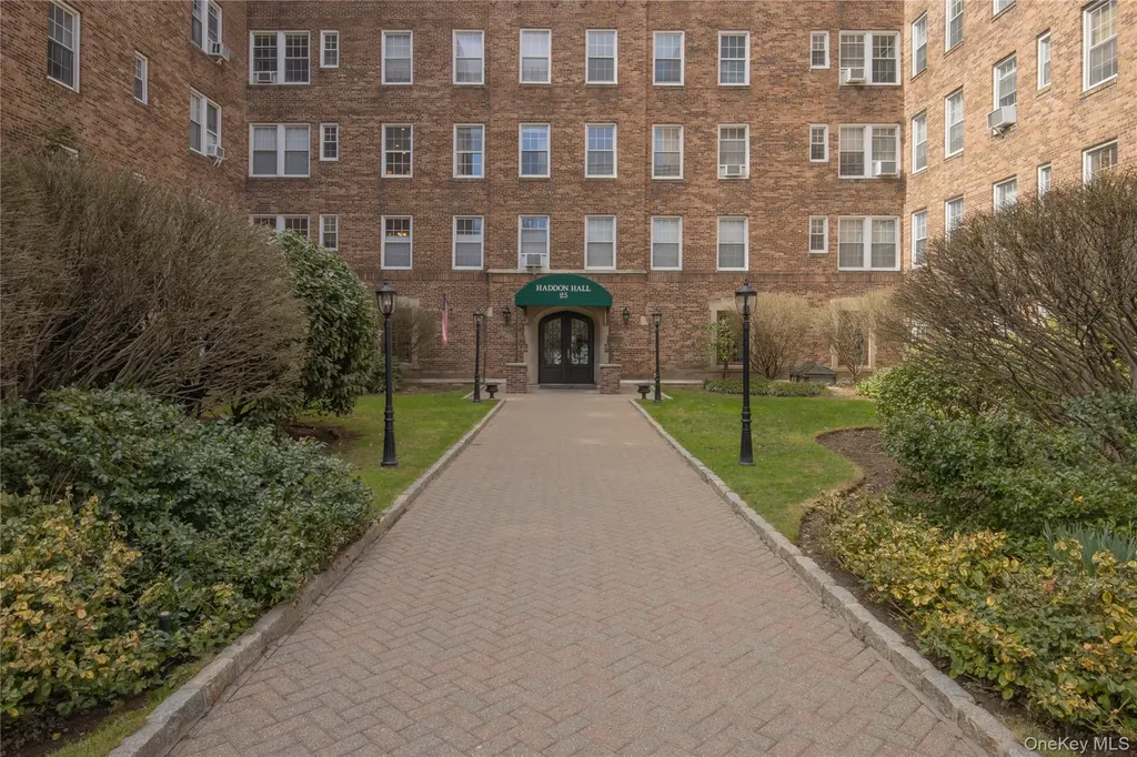 25 Parkview Avenue Bronxville NY 10708