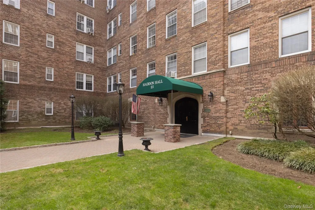 25 Parkview Avenue Bronxville NY 10708